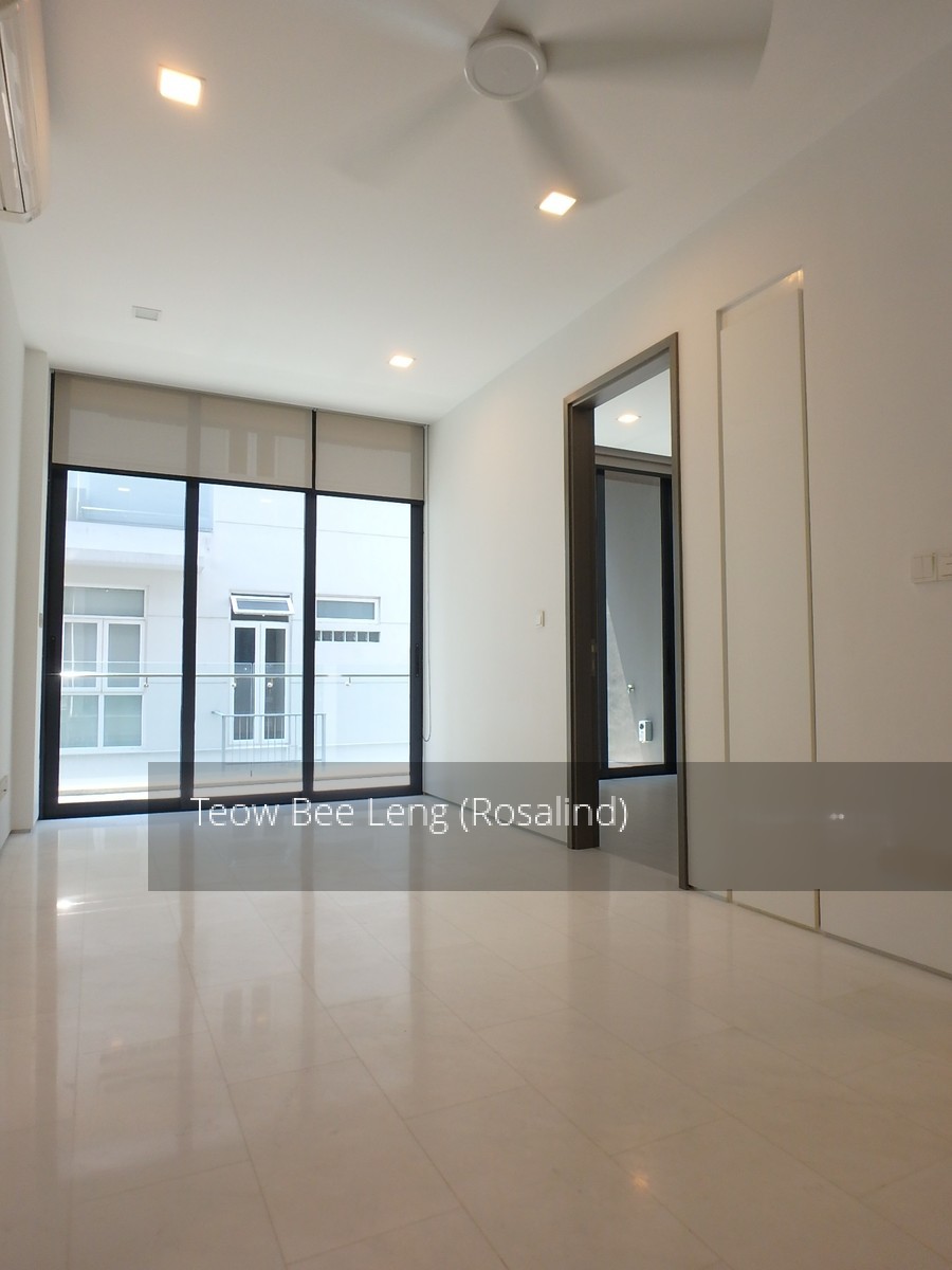 7 on Chapel thumbnail photo